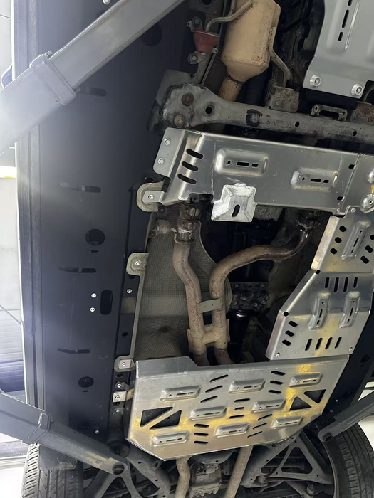 Side Guard Plates – 955/957 (Al-Mg Alloy) | 958 (Carbon Steel)And Side Bars for Cayenne 955/957 (Carbon Steel Material)