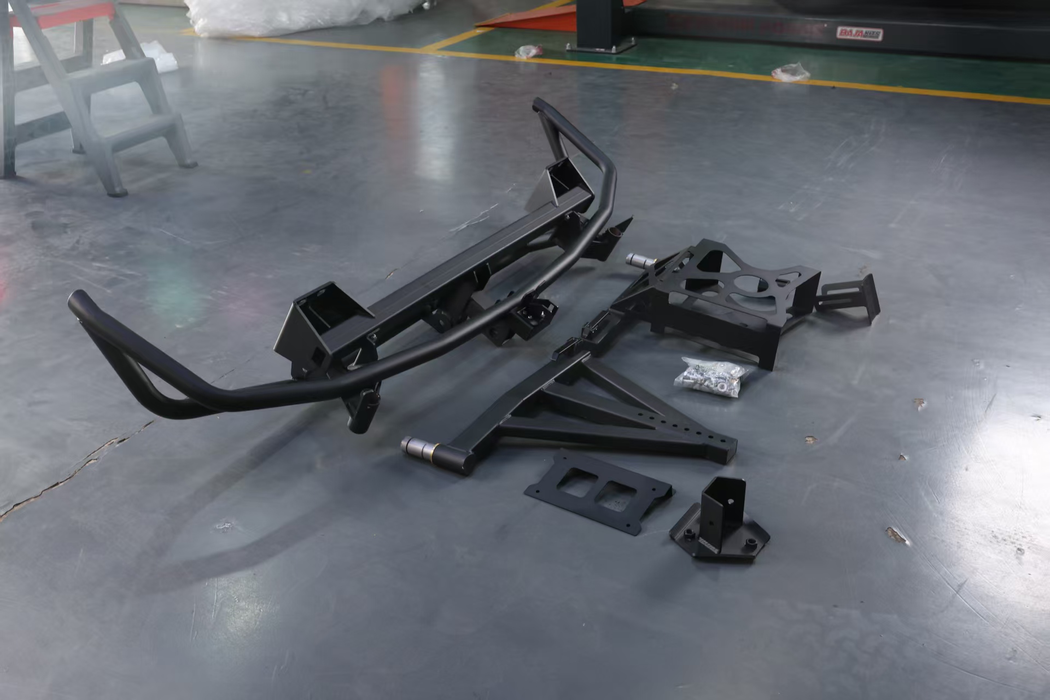 High-Quality Off-Road Rear Bumper for Porsche Cayenne 955 & 957 – Carbon Steel with Spare Tire Carrier & Fuel Tank Mount Kit | Vipera