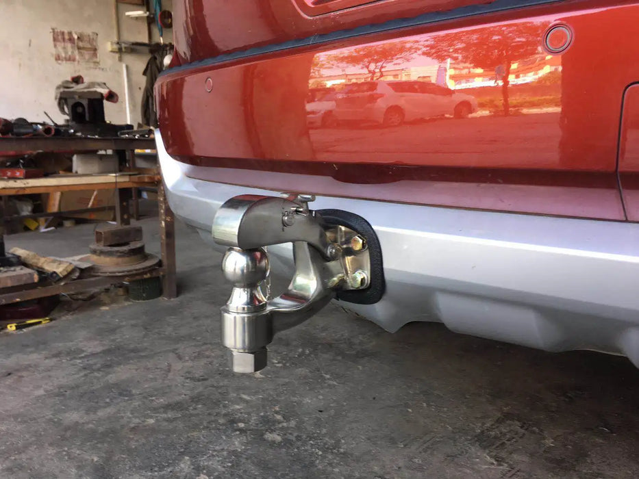 Built-in Rear bar with Trailer Hook for Everest
